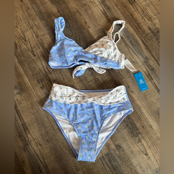 Cupshe Blue and White Floral Bikini - Picture 3 of 7